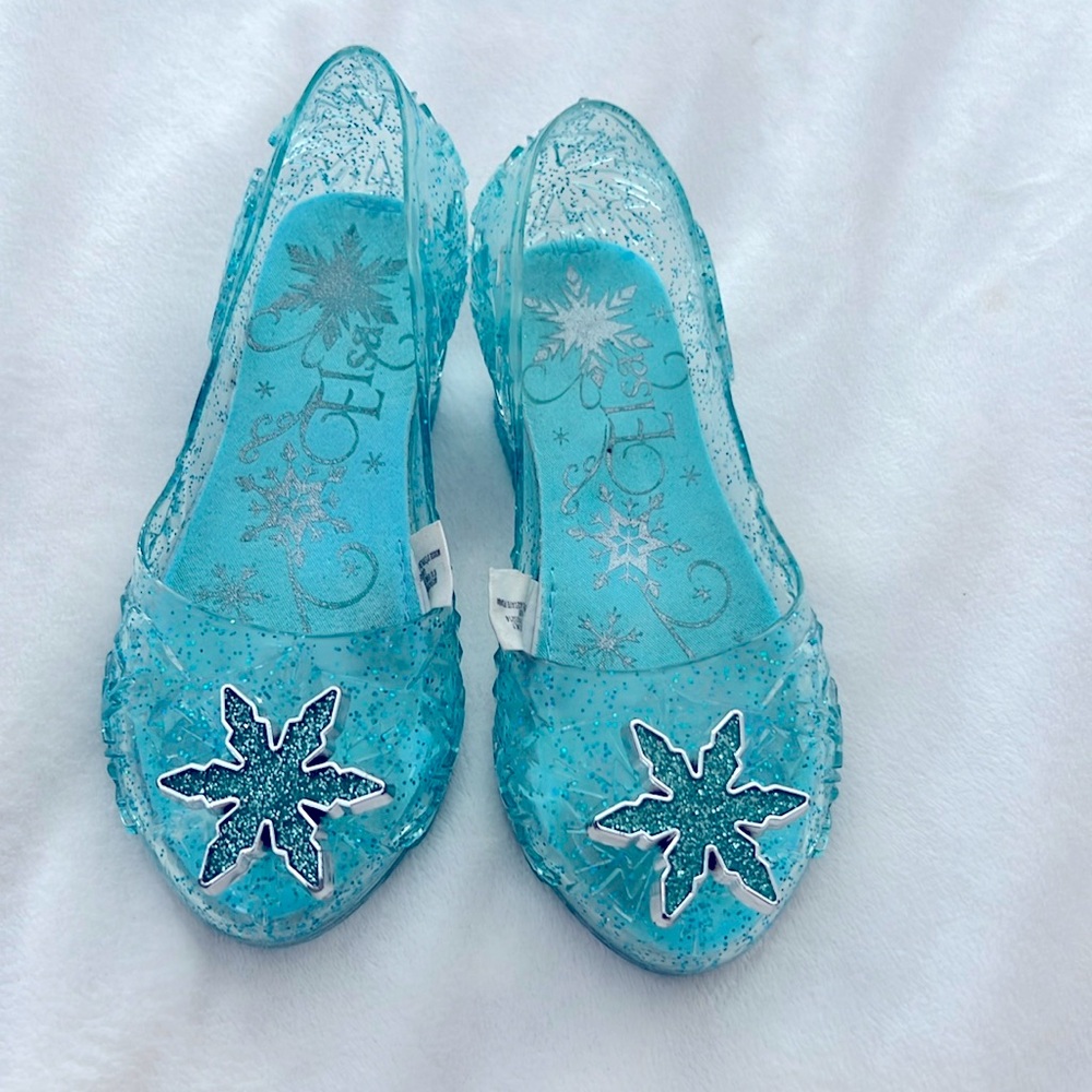Disney light up Elsa shoes - size 7/8